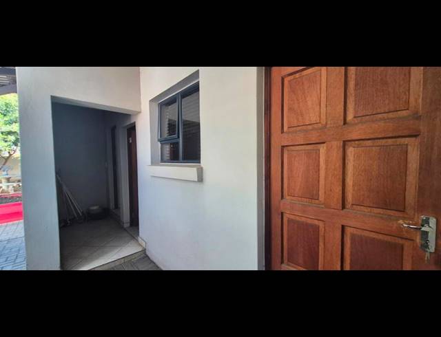 3 BEDROOM HOUSE FOR SALE IN MIDLANDS ESTATE